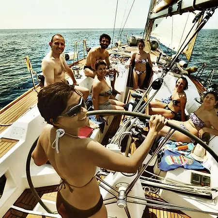 Wabi Sabi Sailing Bateau-hôtel Nettuno