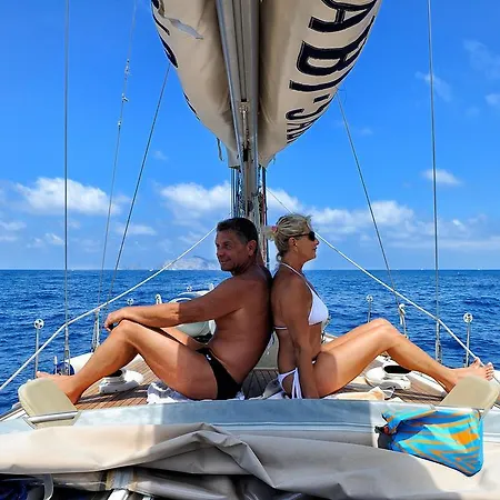 Wabi Sabi Sailing Botel